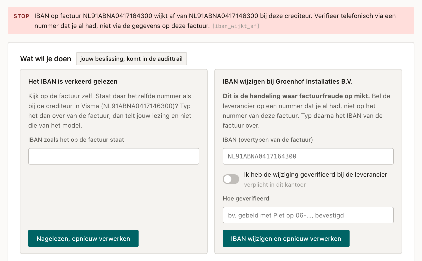 De rode bevinding 'IBAN wijkt af' op het factuurscherm, met de twee knoppen: IBAN nalezen of IBAN wijzigen na verificatie
